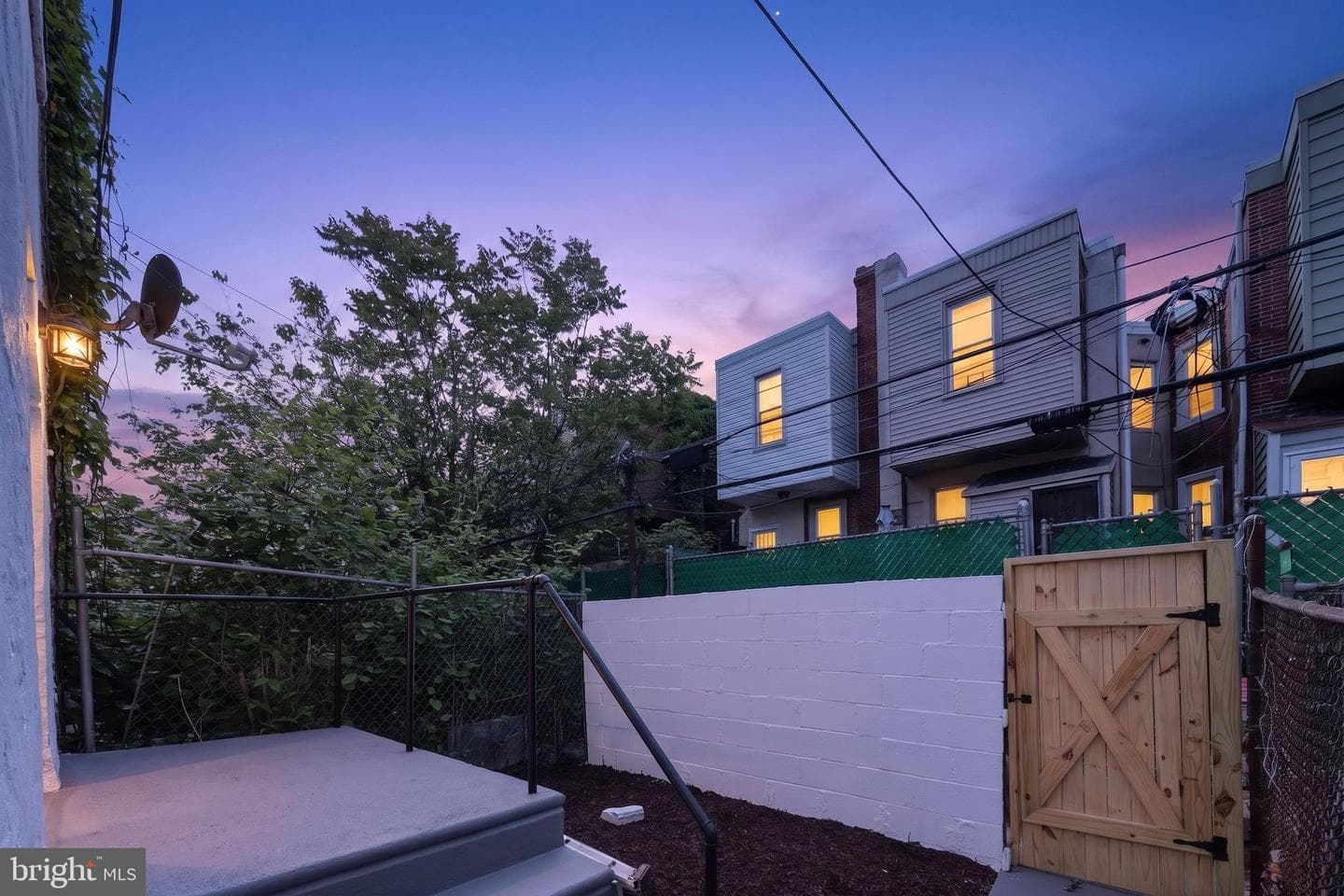 5644 Addison Street photo 32