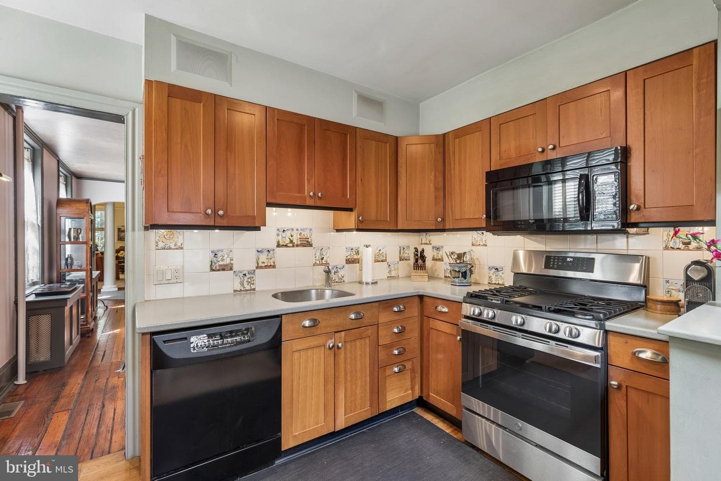 2206 Locust Street photo 9