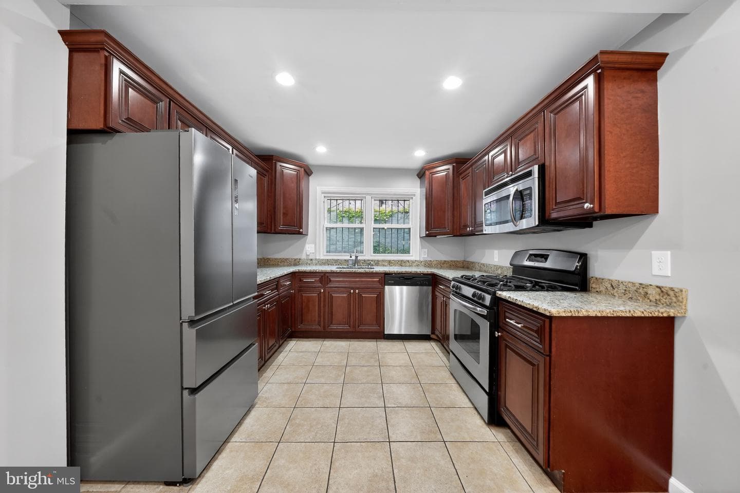 2448 Amber Street photo 14
