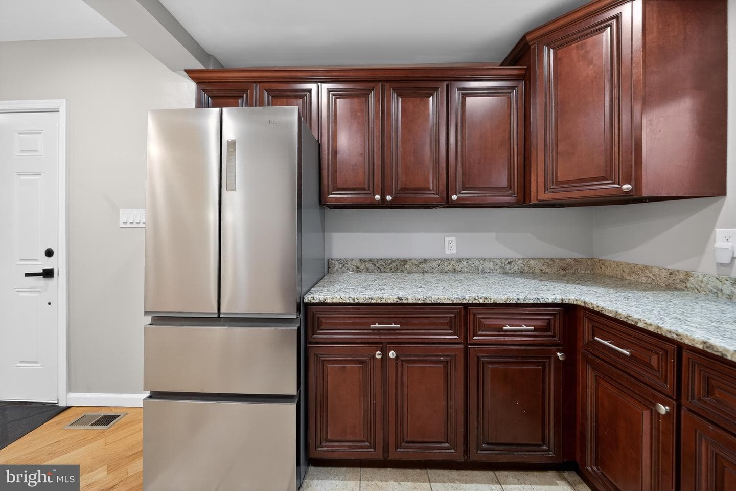 2448 Amber Street photo 15