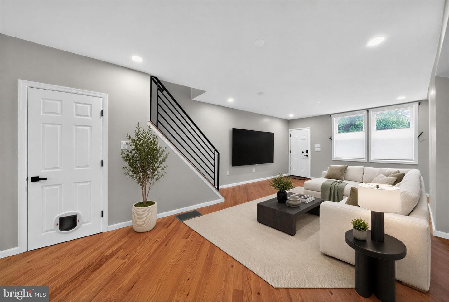 2448 Amber Street photo 2