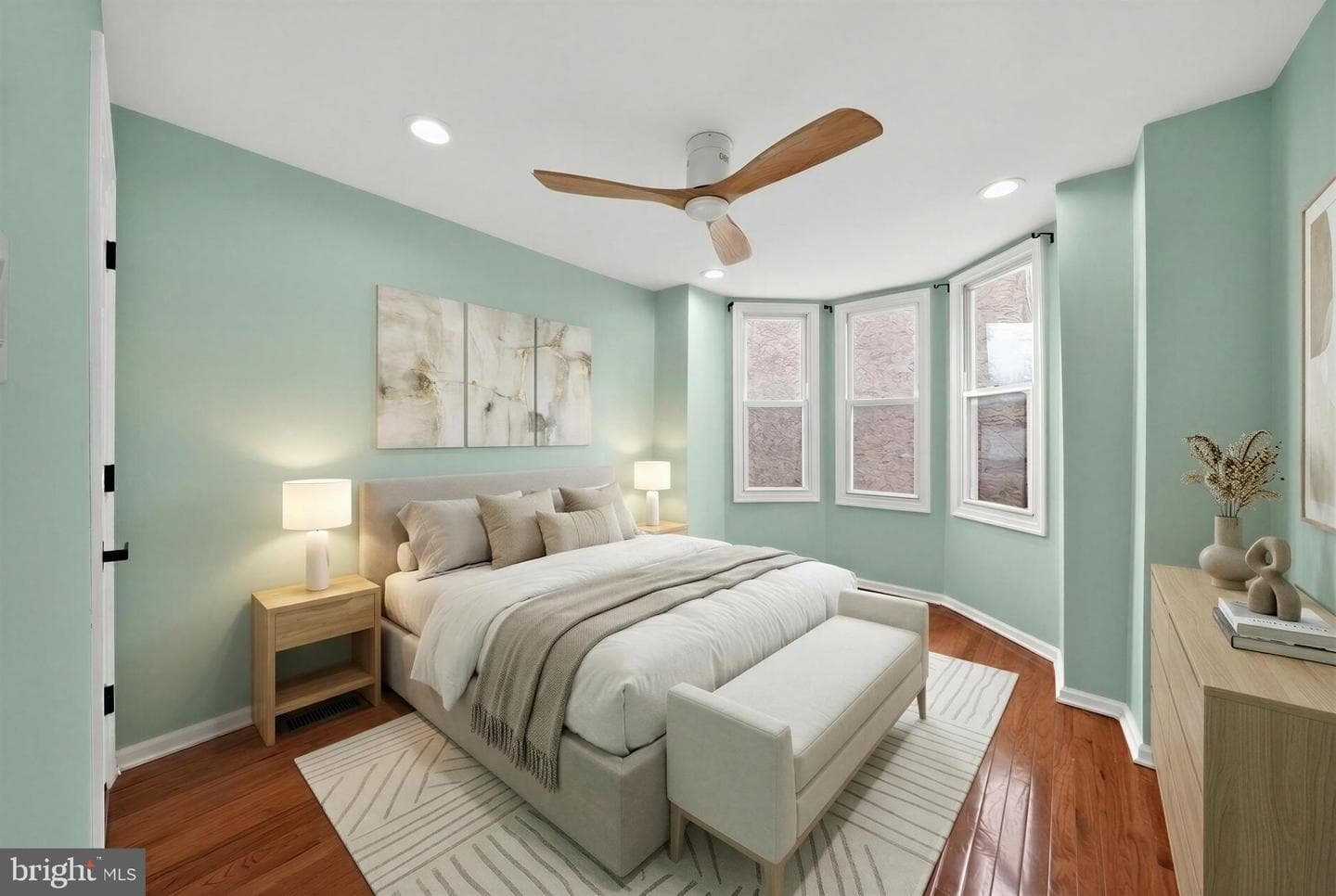 2448 Amber Street photo 5