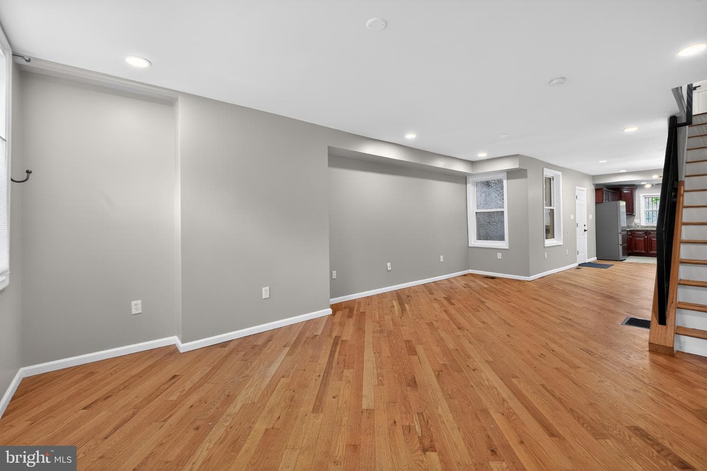 2448 Amber Street photo 8