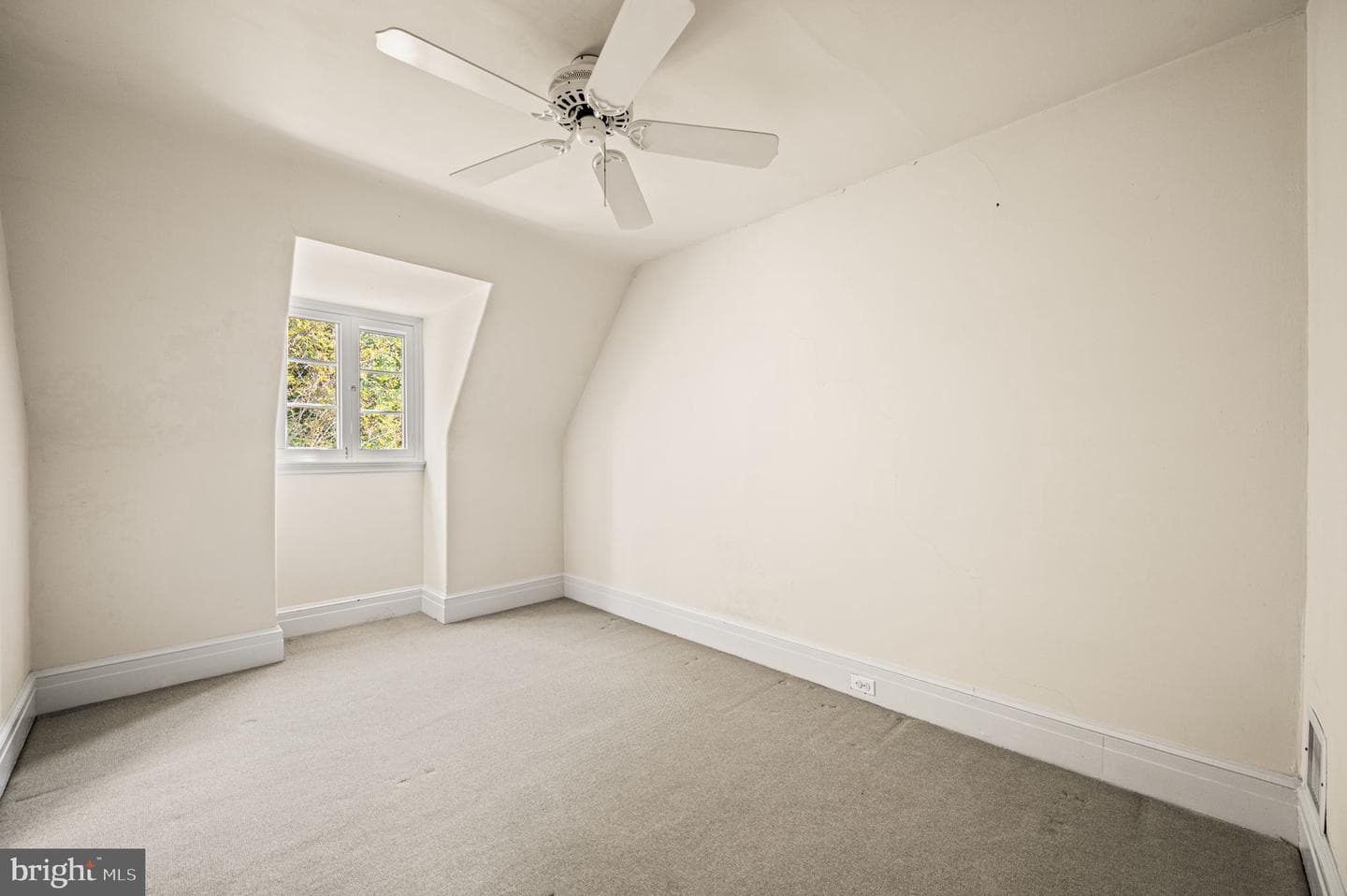 7700 Lincoln Drive photo 30
