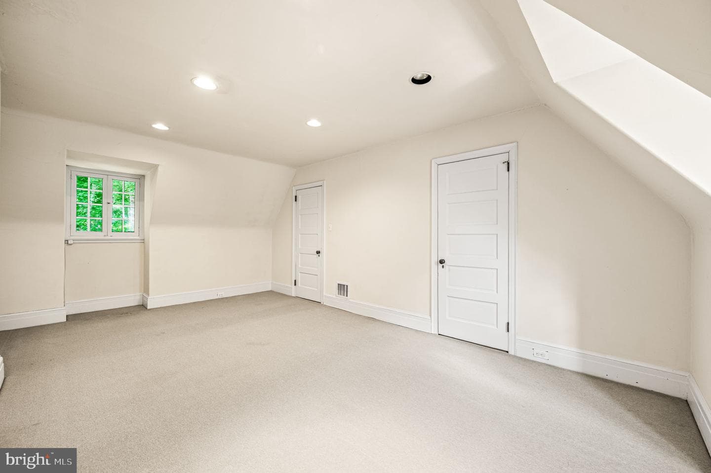 7700 Lincoln Drive photo 31