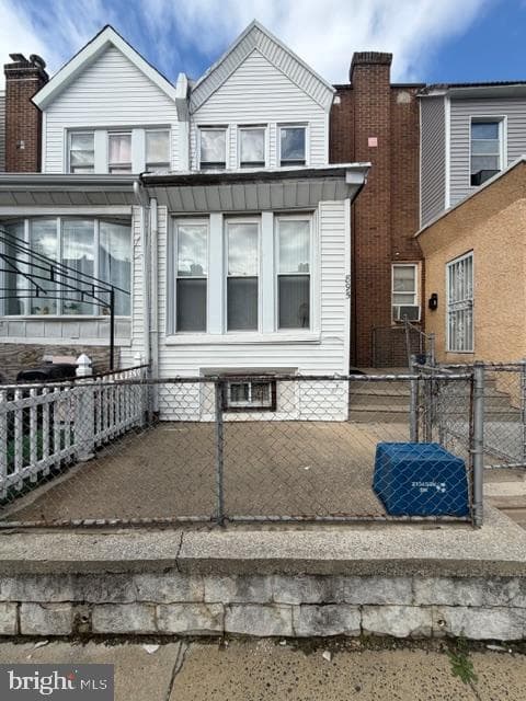 895 Marcella Street