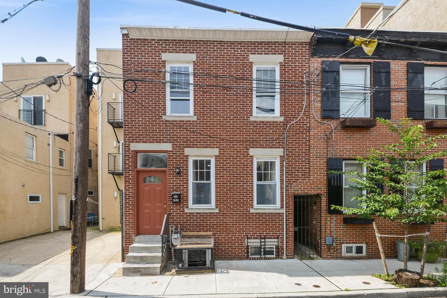 1606 Webster St