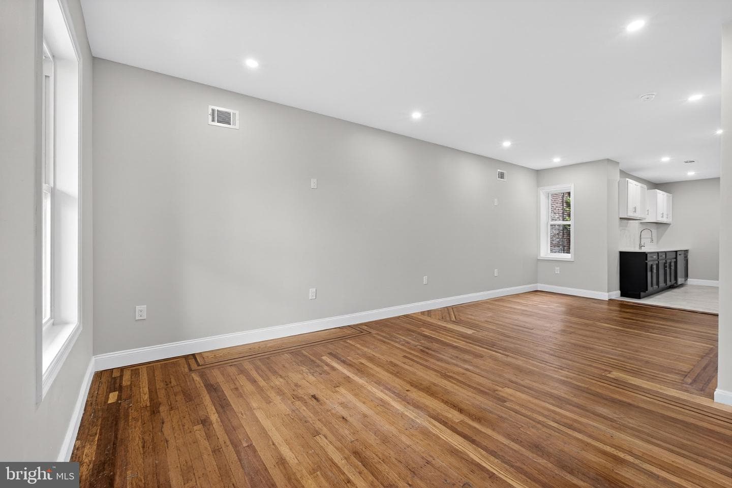 260 N Simpson Street photo 3