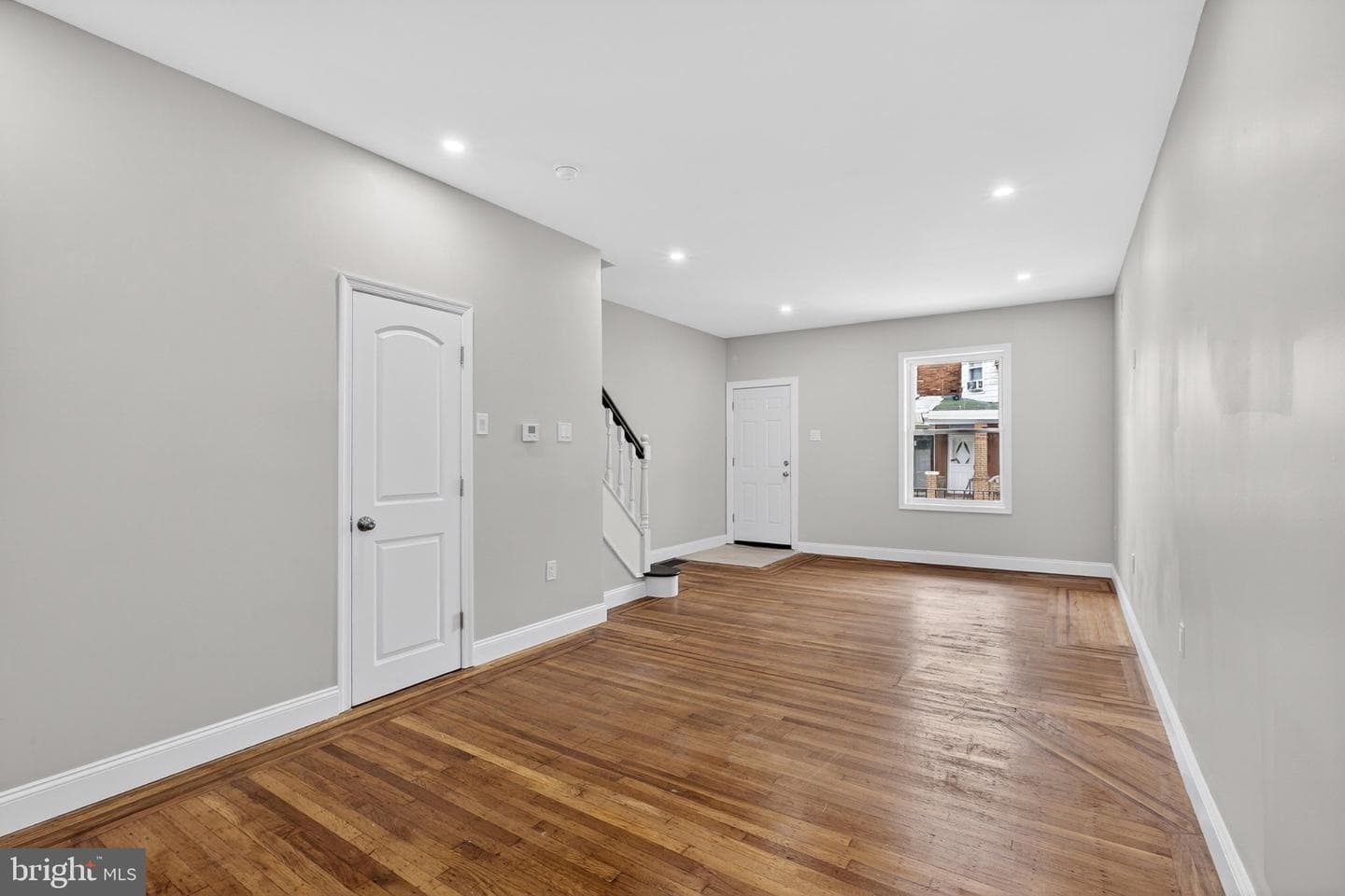 260 N Simpson Street photo 4