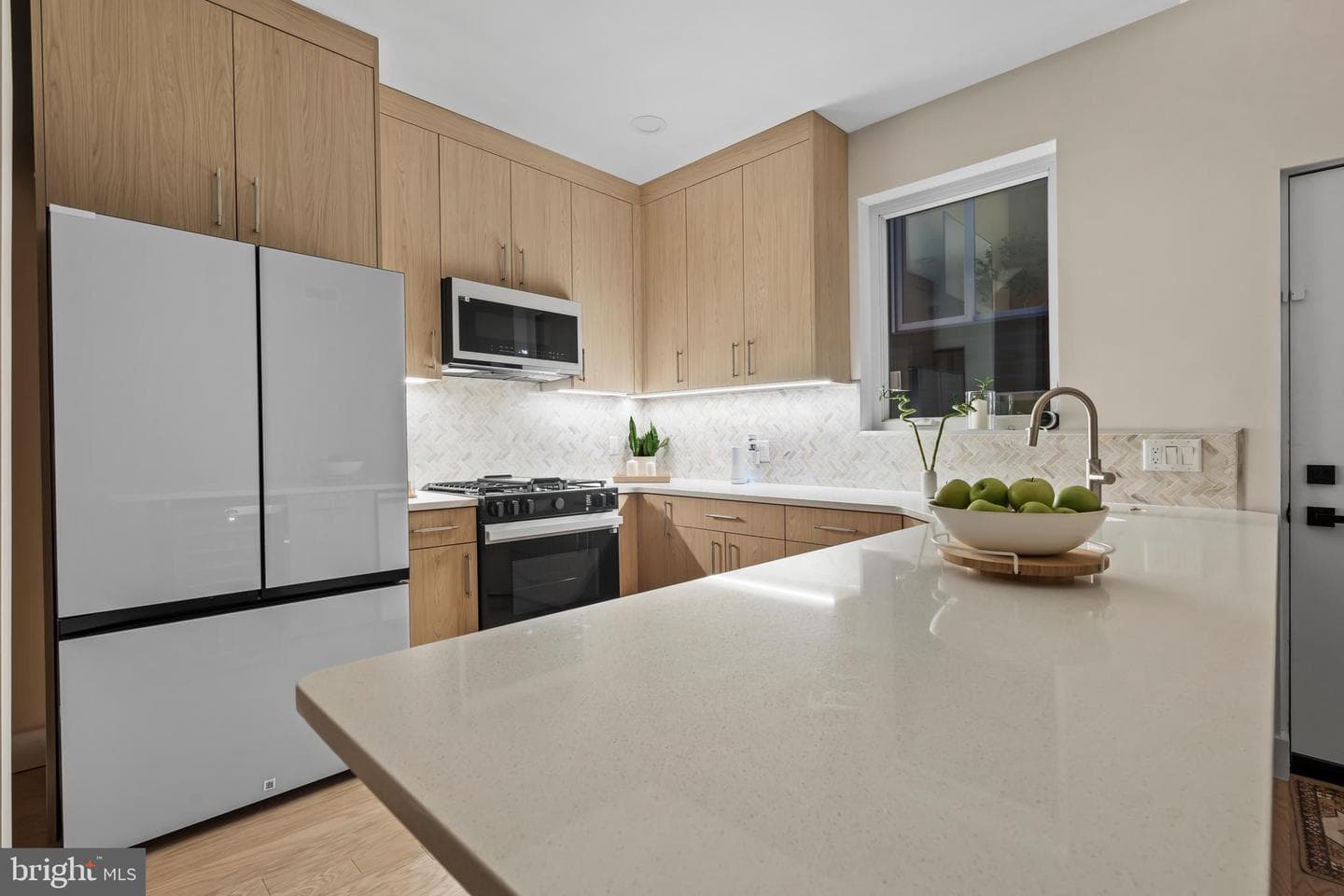 1032 S Randolph Street photo 10