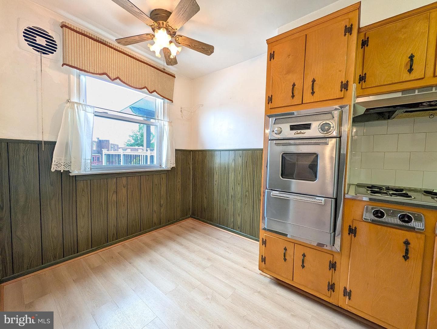 112 W Cheltenham Avenue photo 10