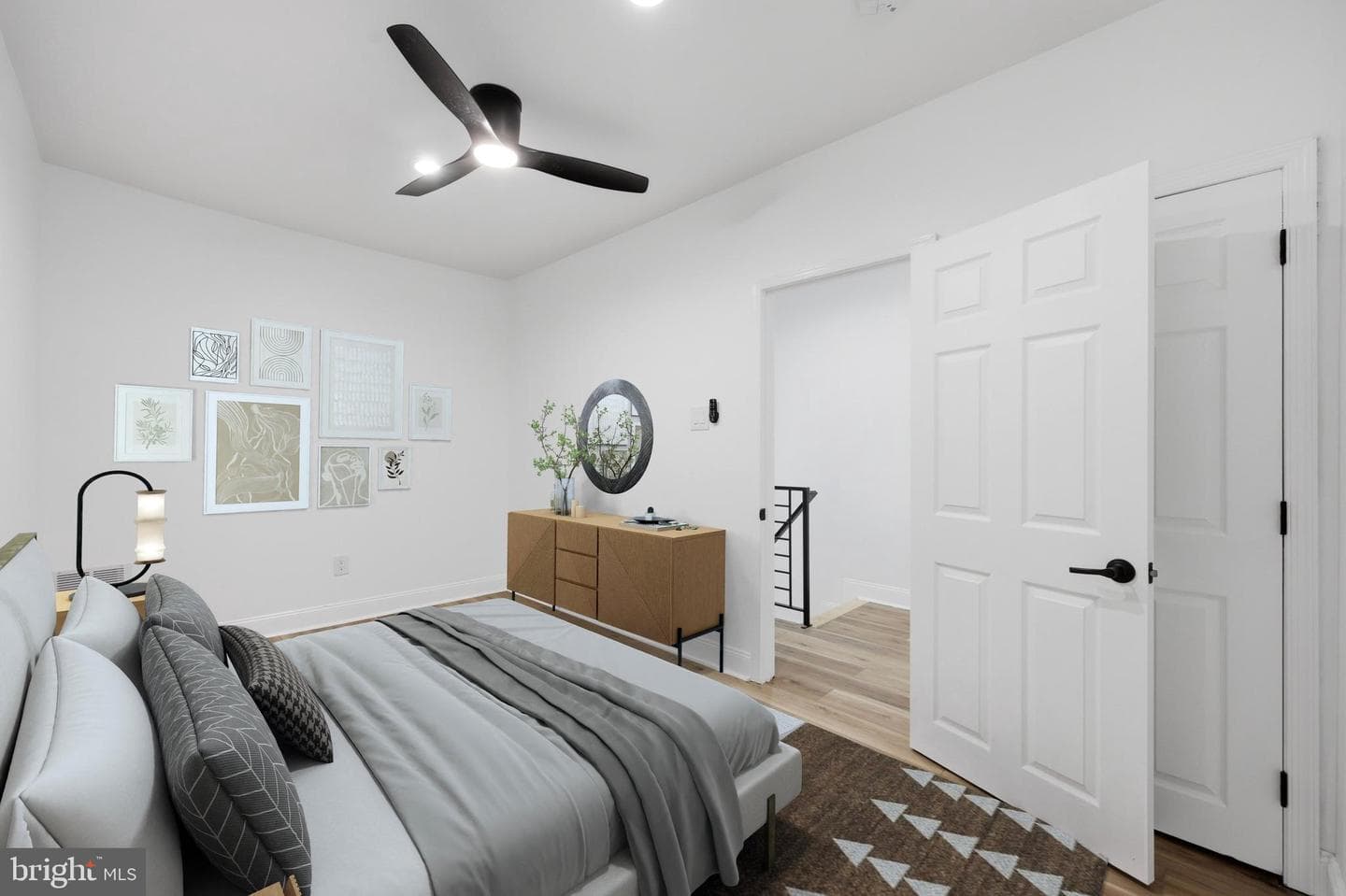 5551 Pemberton Street photo 27