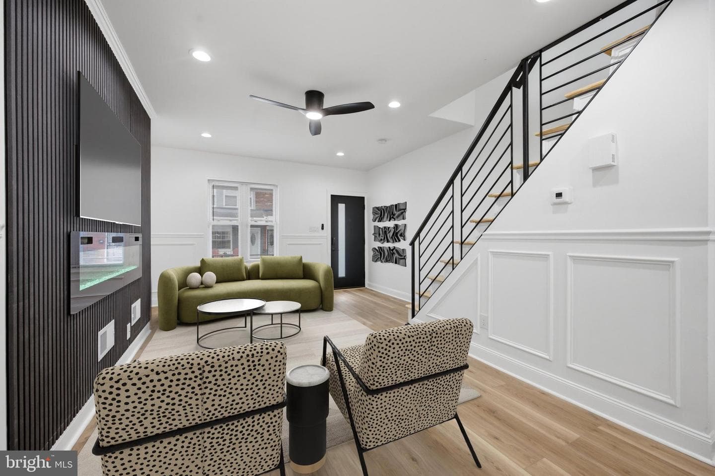5551 Pemberton Street photo 6