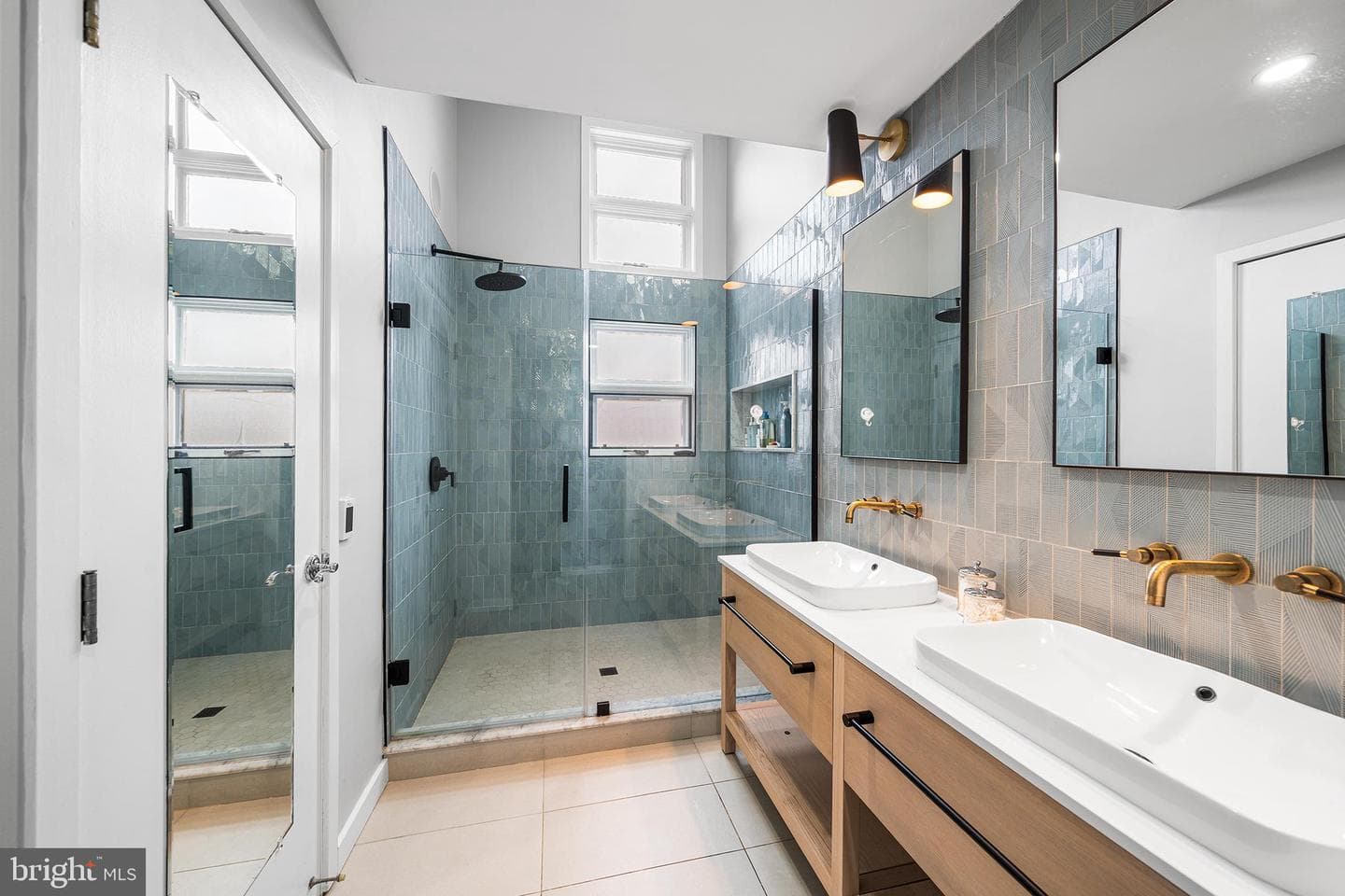 114 Bainbridge Street photo 31