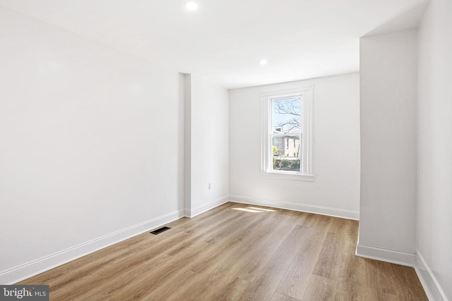 5520 Greenway Avenue photo 19