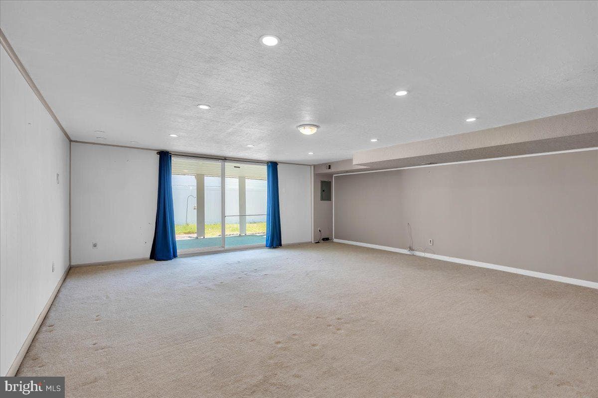 9825 Clark Street photo 21
