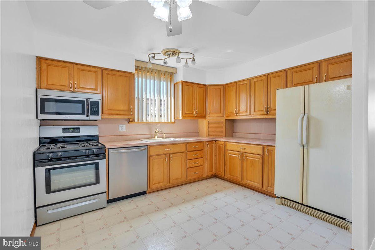 9825 Clark Street photo 9