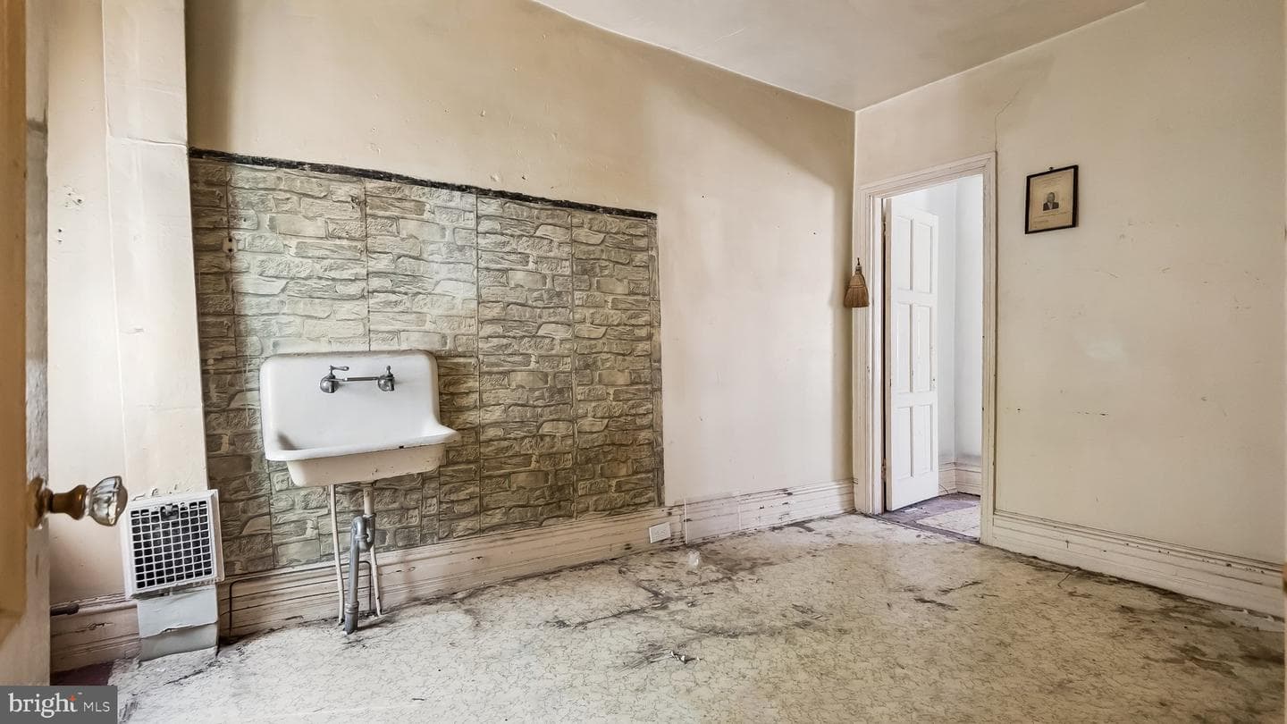 2131 N 28th Street photo 16