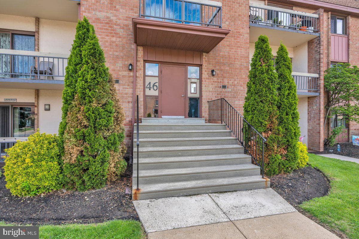 46202 Delaire Landing Road #202