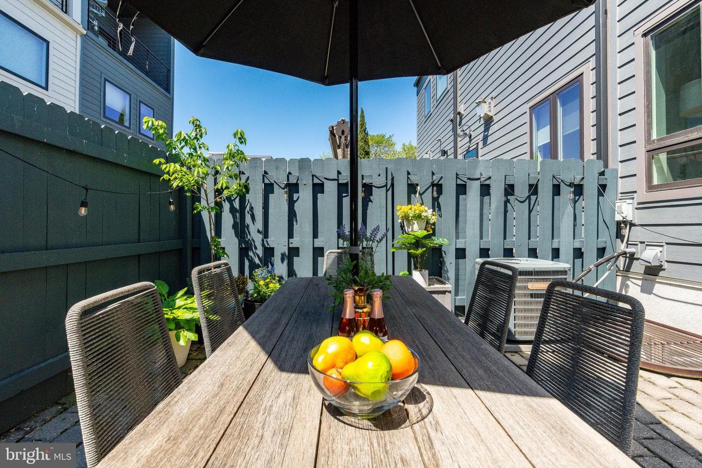 1218 Crease Street photo 17