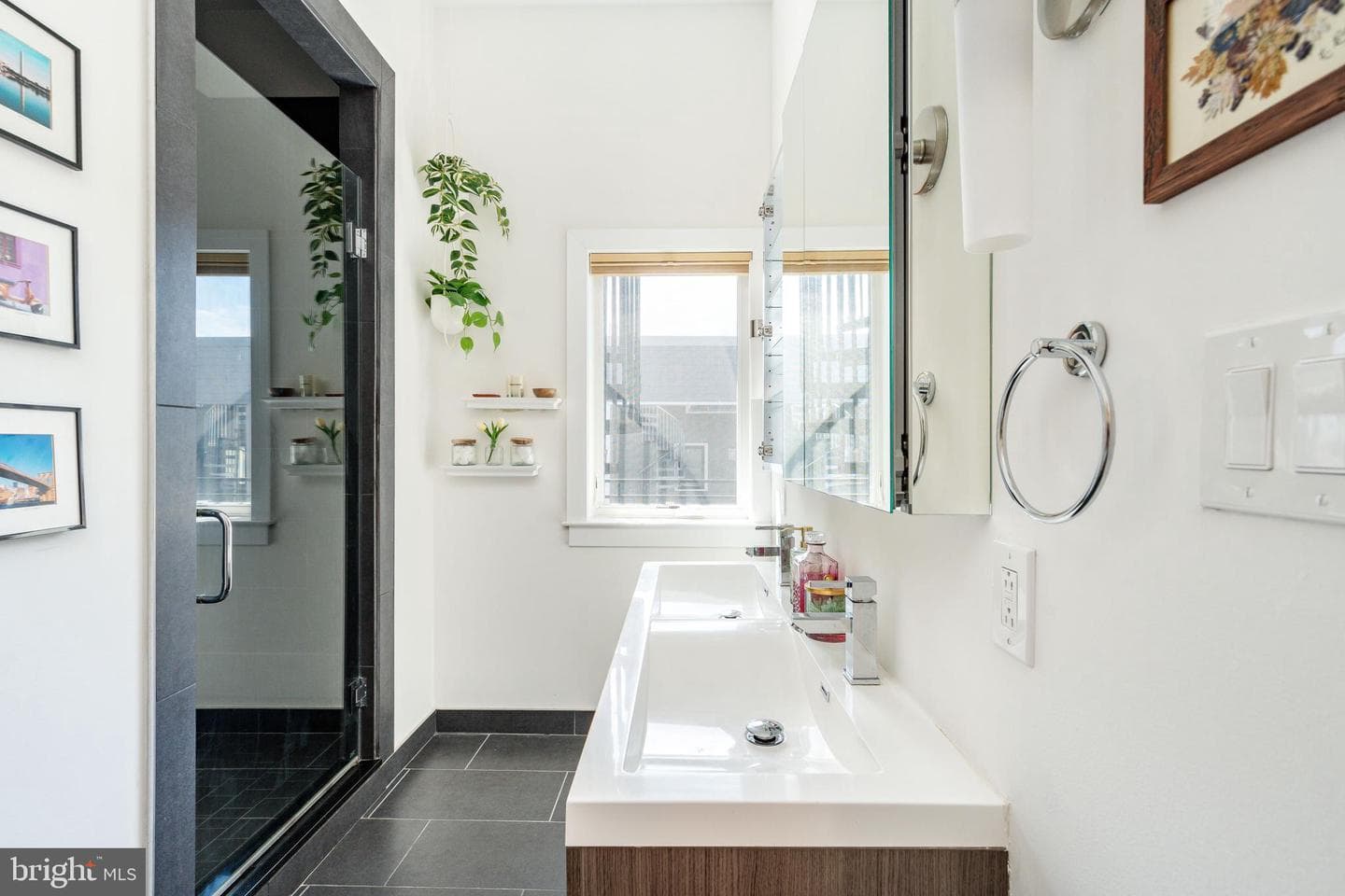 1218 Crease Street photo 32