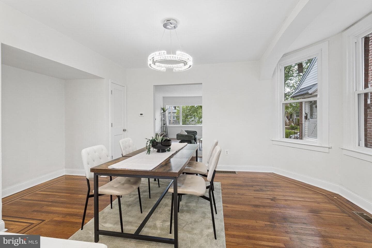 817 Passmore Street photo 9