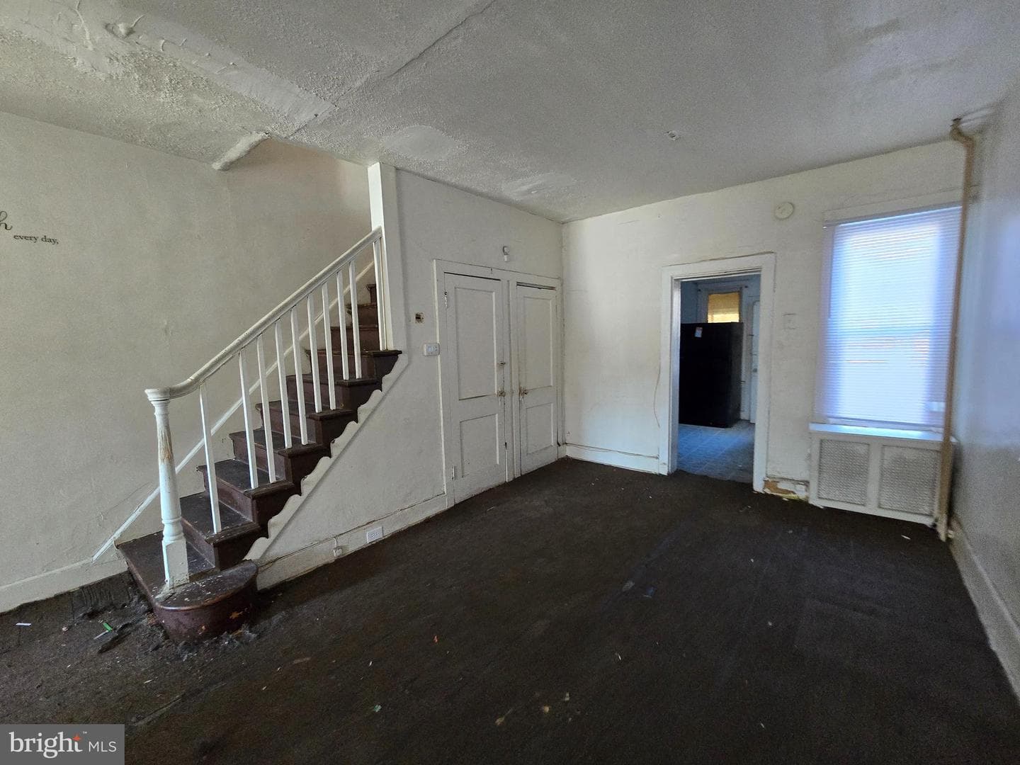 1837 W Juniata Street photo 4