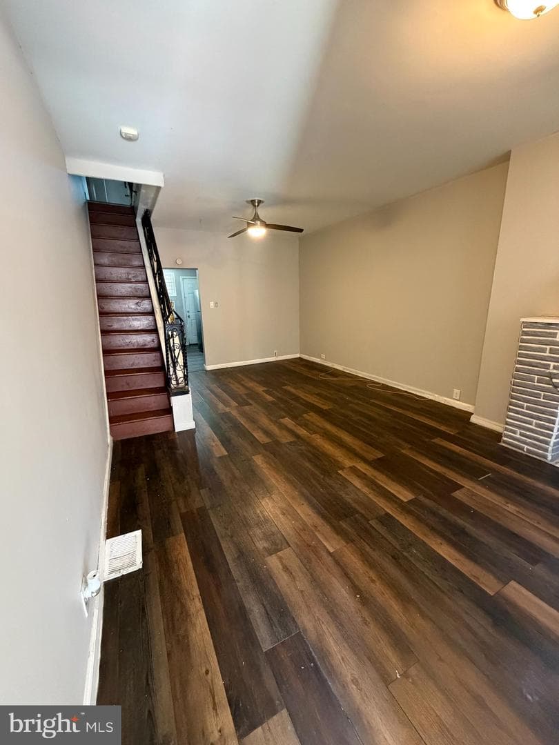 2118 E Birch Street photo 4