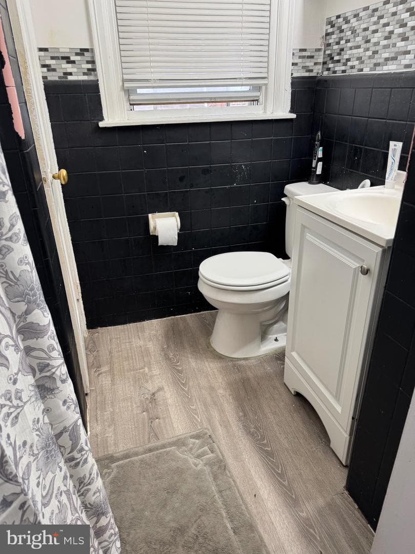 3913 Claridge Street photo 4