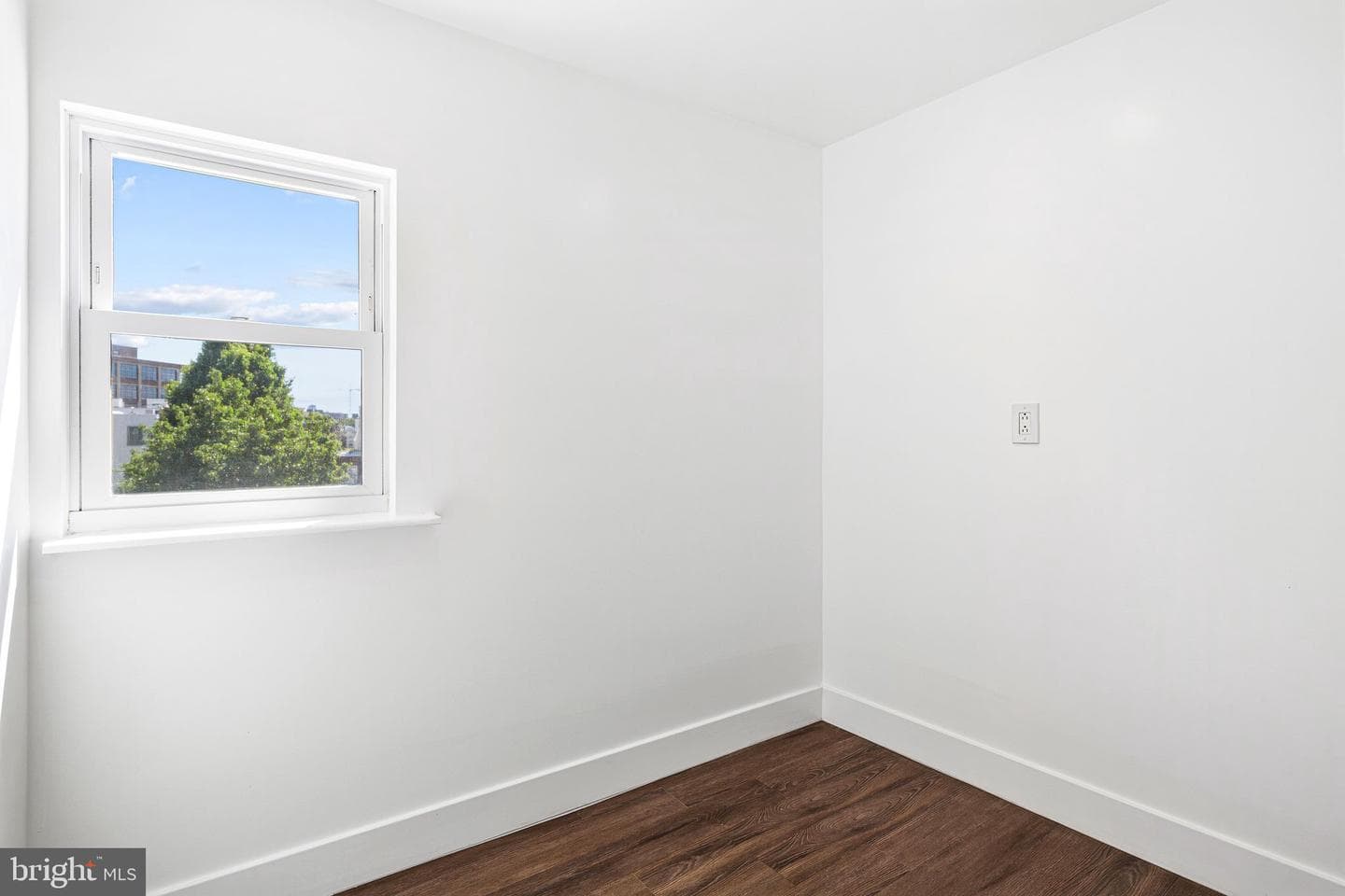 1626 E Eyre Street photo 12