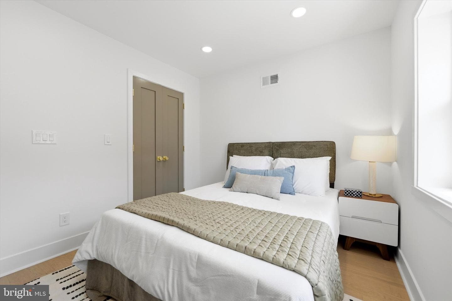 726 Morris Street photo 30