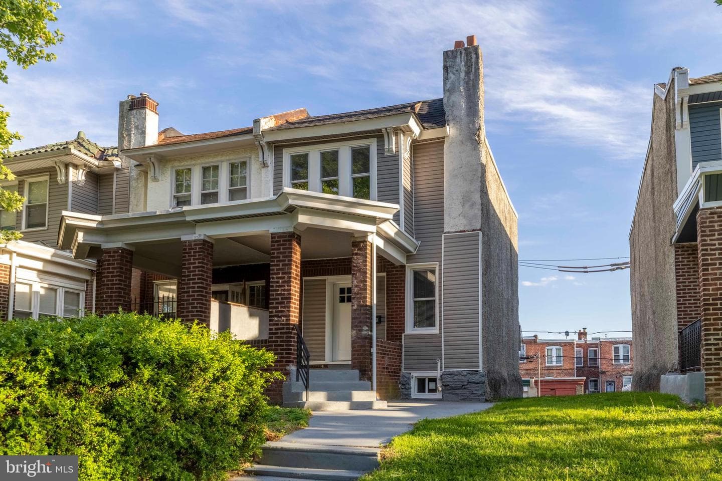 1936 W Godfrey Avenue