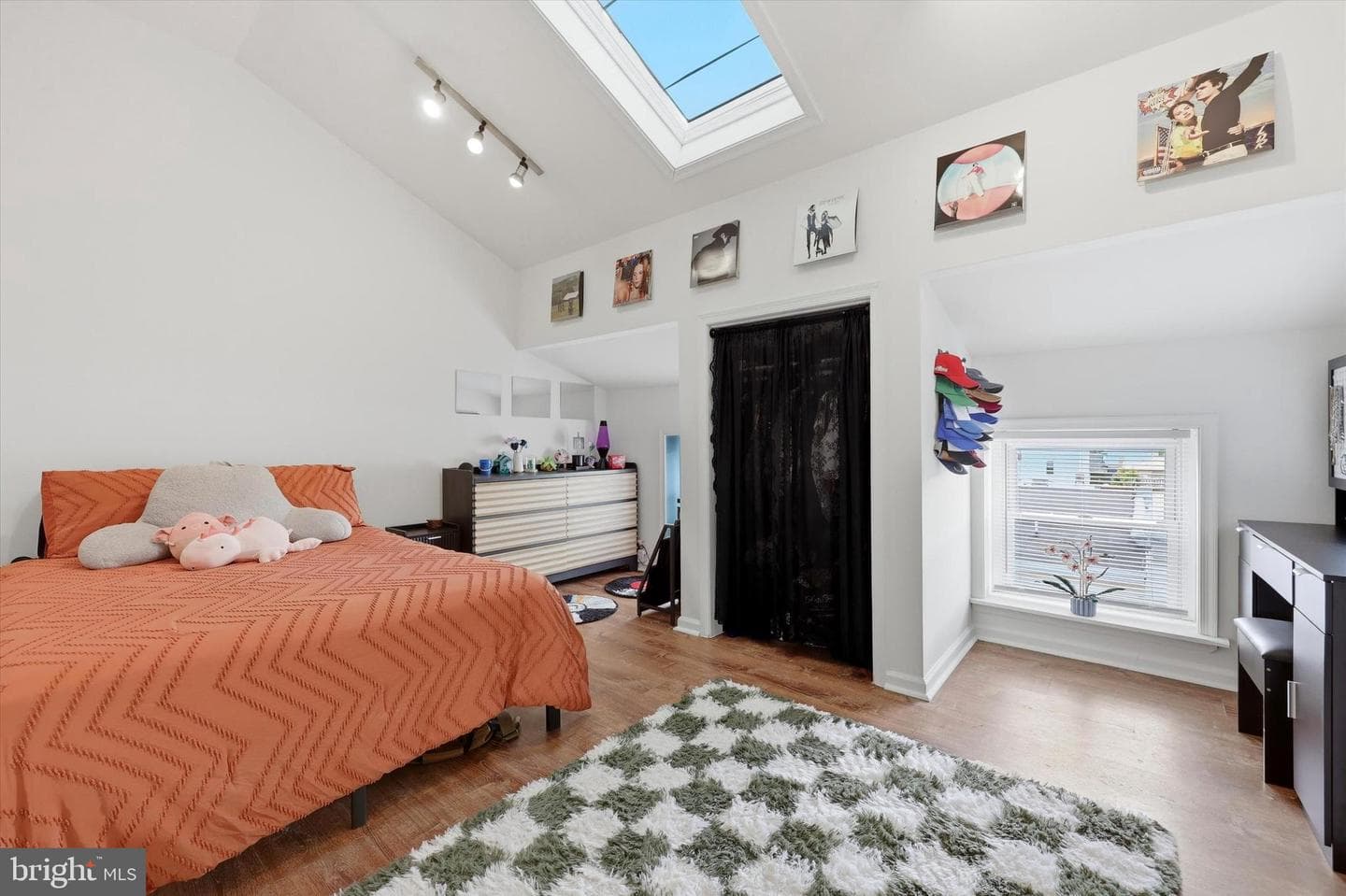4527 Saint Davids Street photo 16