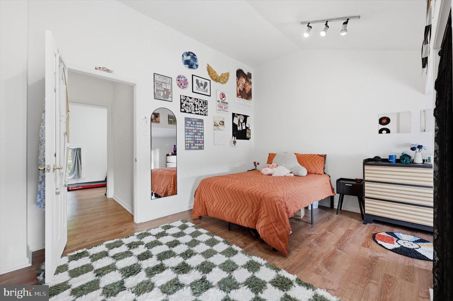 4527 Saint Davids Street photo 17