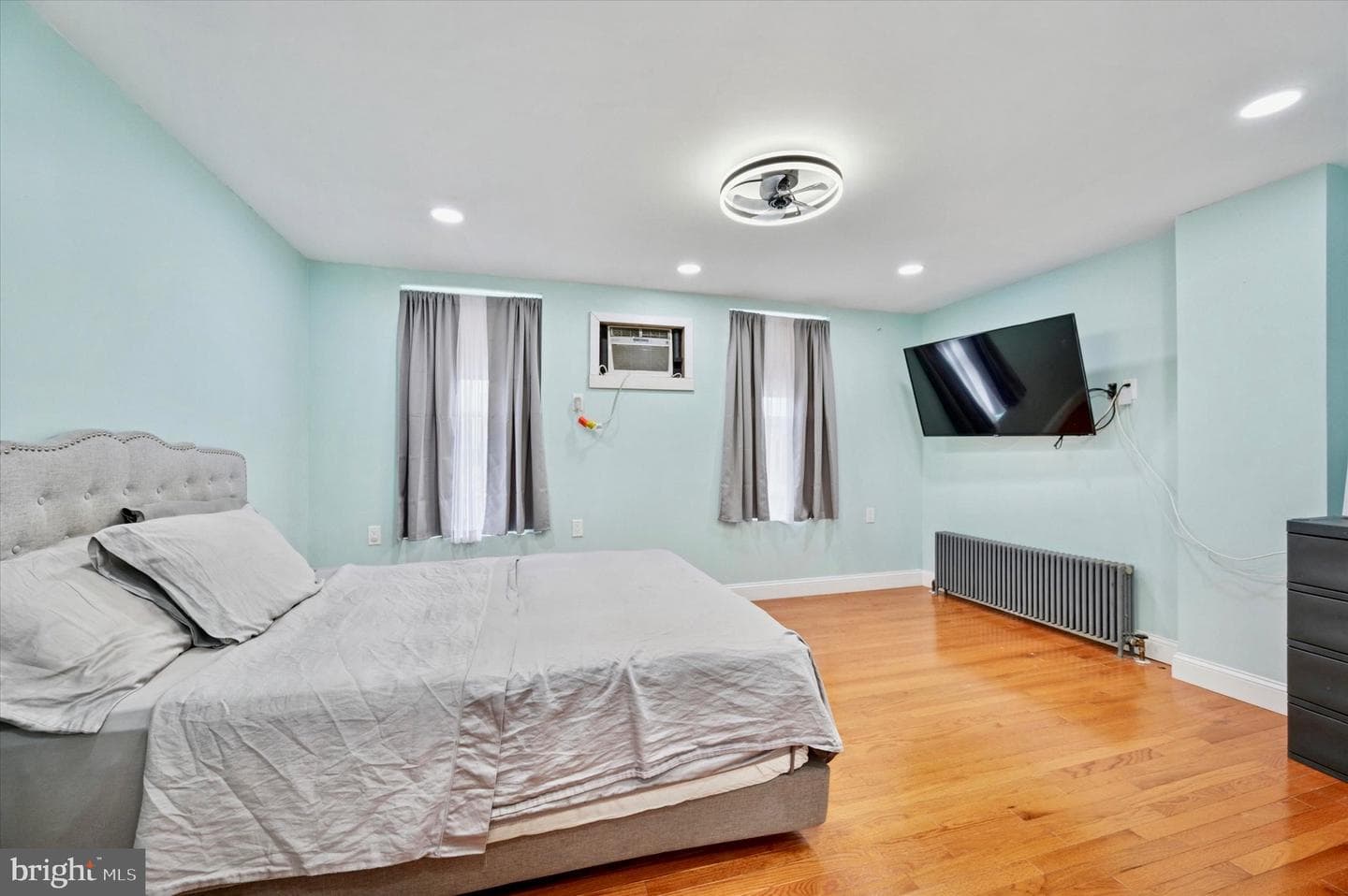422 N Simpson St photo 10