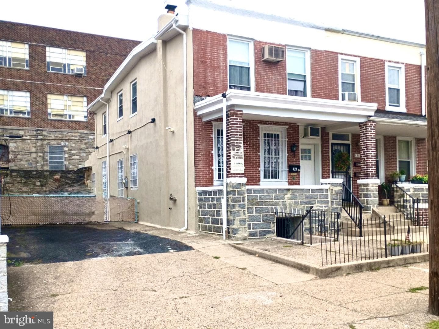 422 N Simpson St photo 16