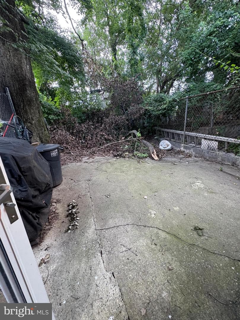 2832 Ormes Street photo 27