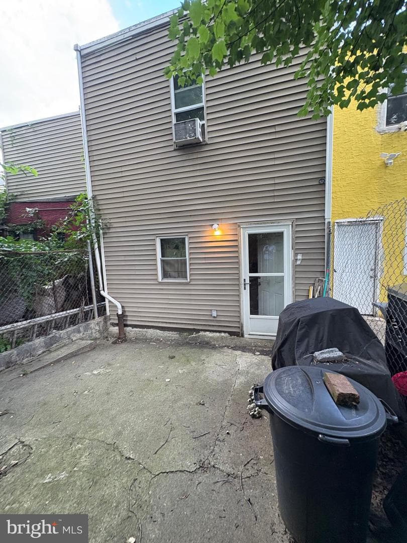 2832 Ormes Street photo 28