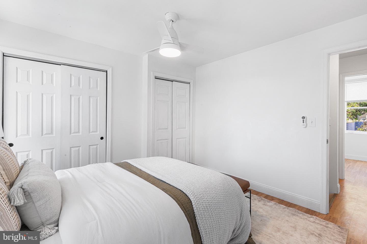 621 E Flora Street photo 13