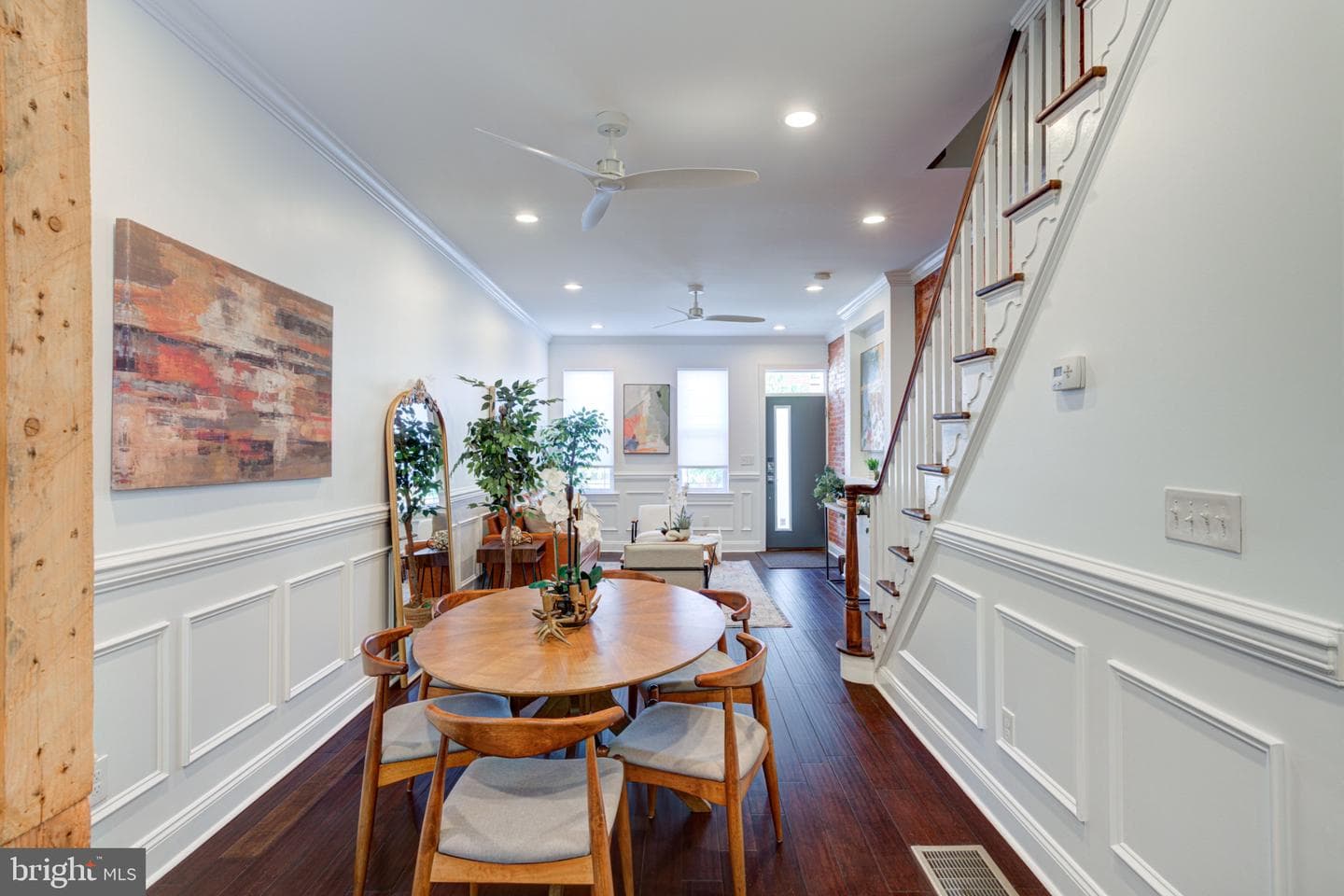 2329 E Fletcher Street photo 8