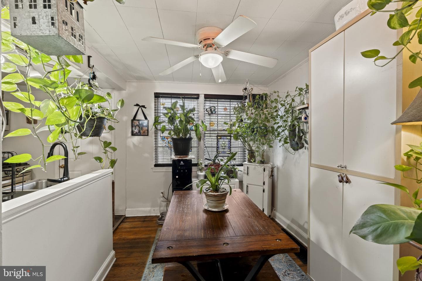 6030 Newtown Avenue photo 4