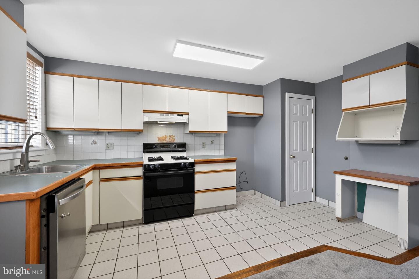 3102 Wellington Street photo 13