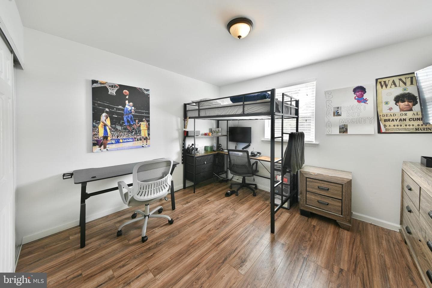 9747 Hoff Street photo 17