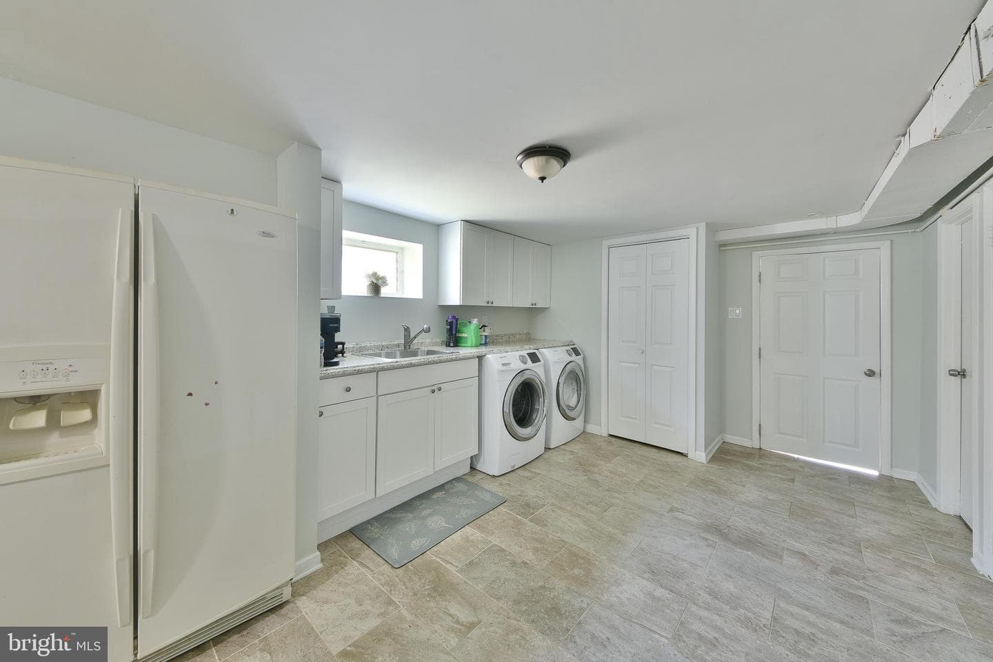 9747 Hoff Street photo 25