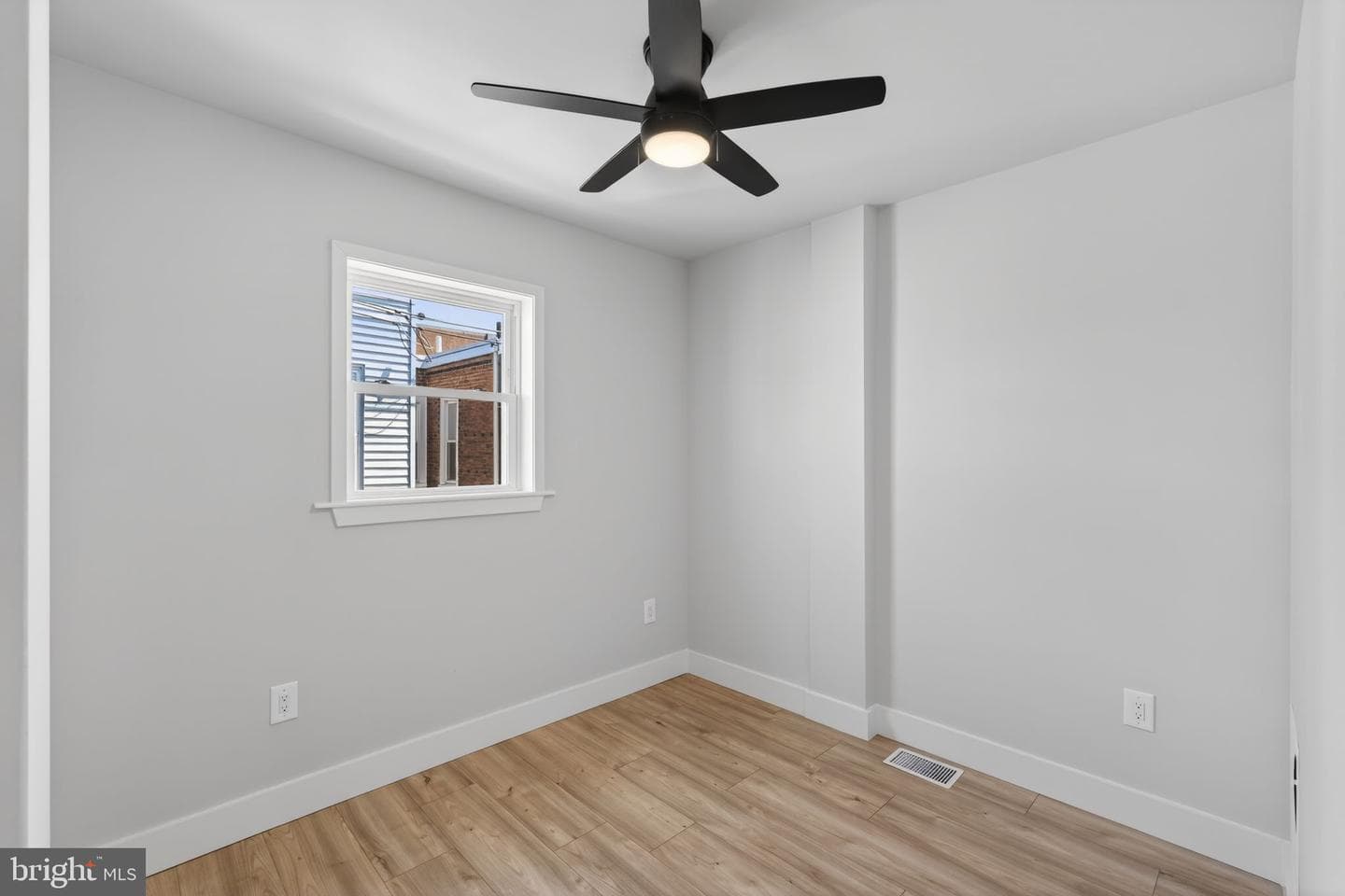2537 S Chadwick Street photo 13