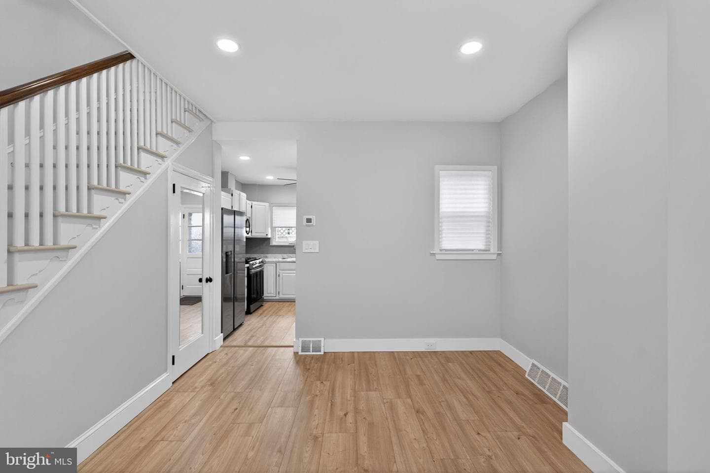2537 S Chadwick Street photo 5