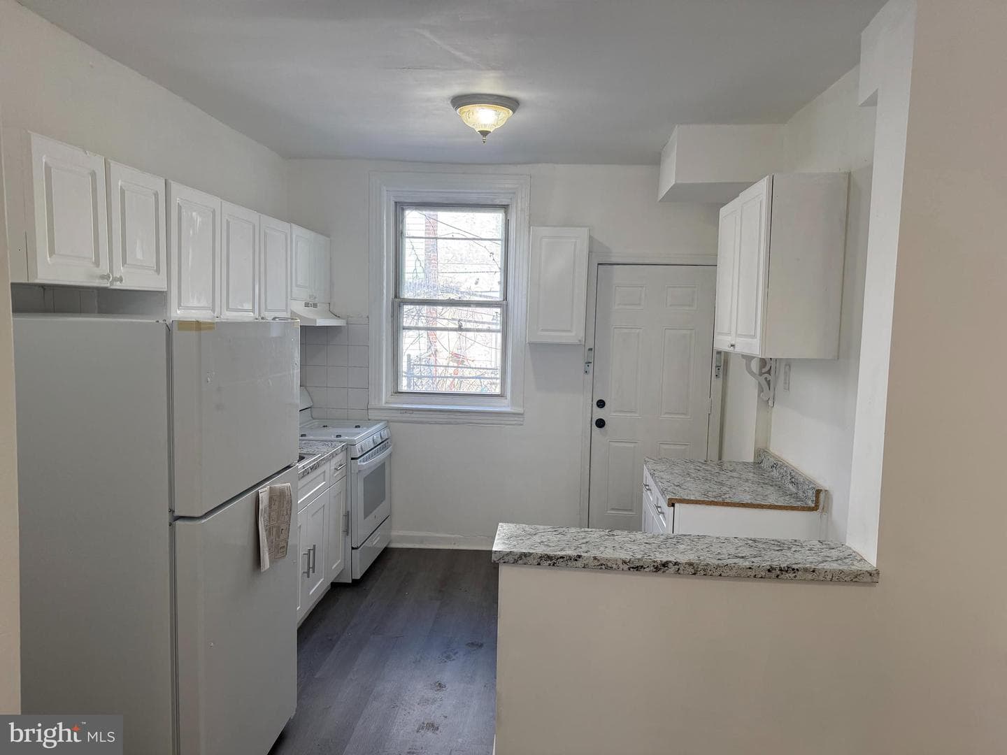 2831 N Garnet St photo 7
