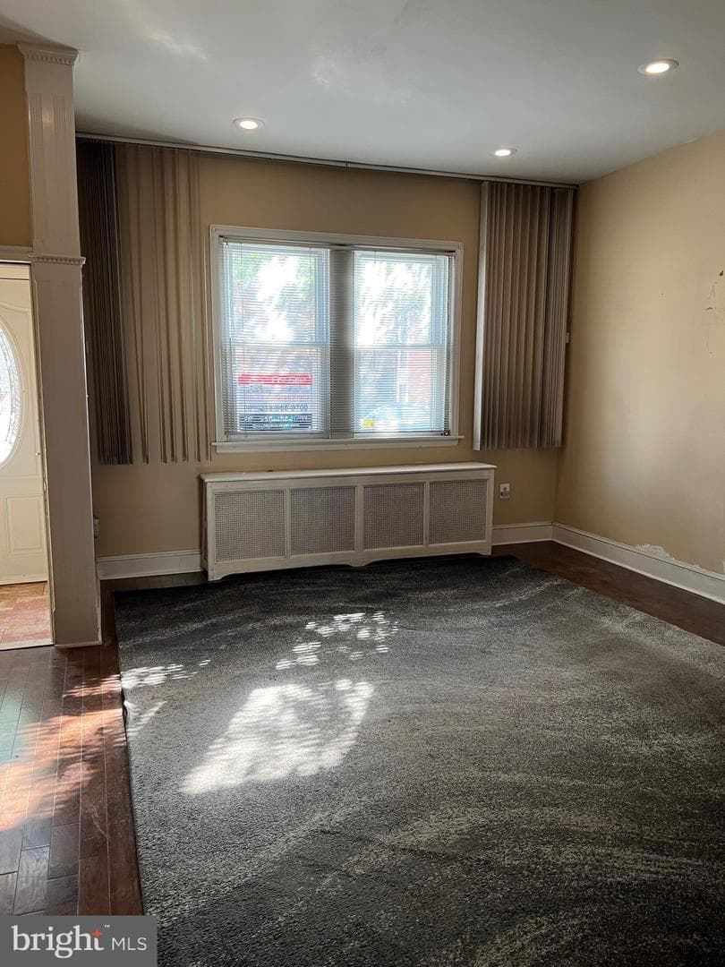 2605 E Somerset Street photo 4