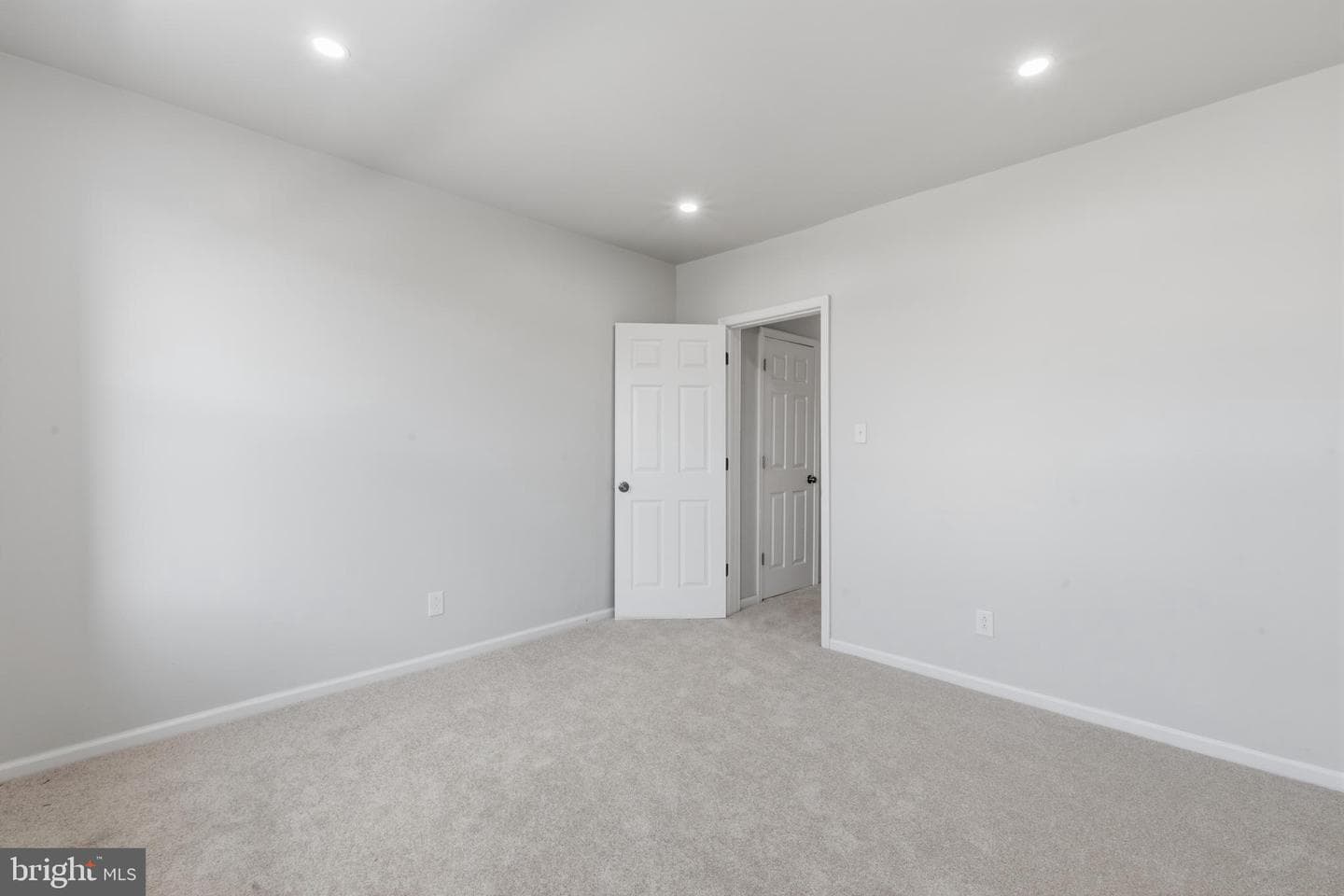 5220 Hazel Avenue photo 16