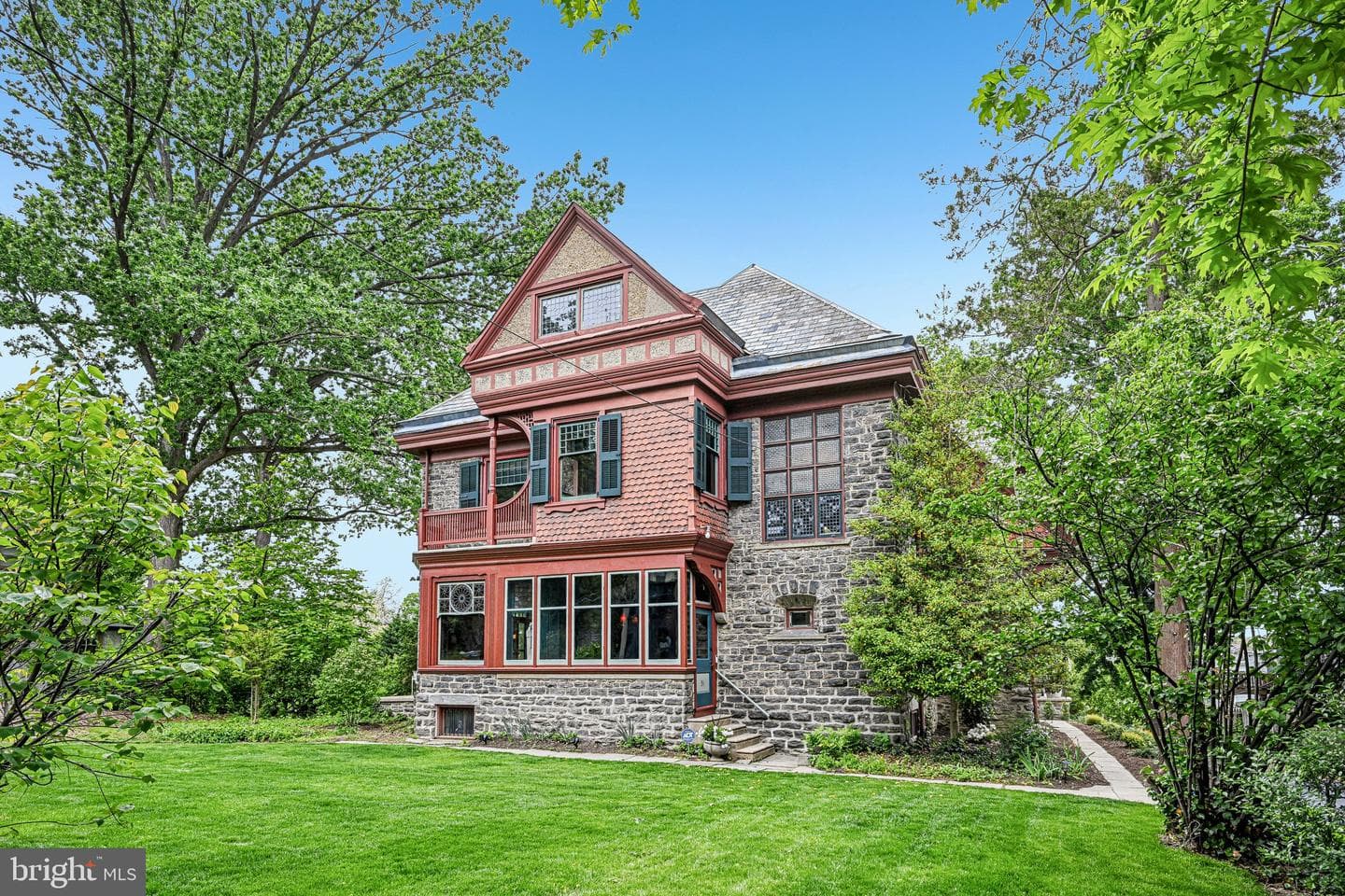 51 E Penn Street photo 67